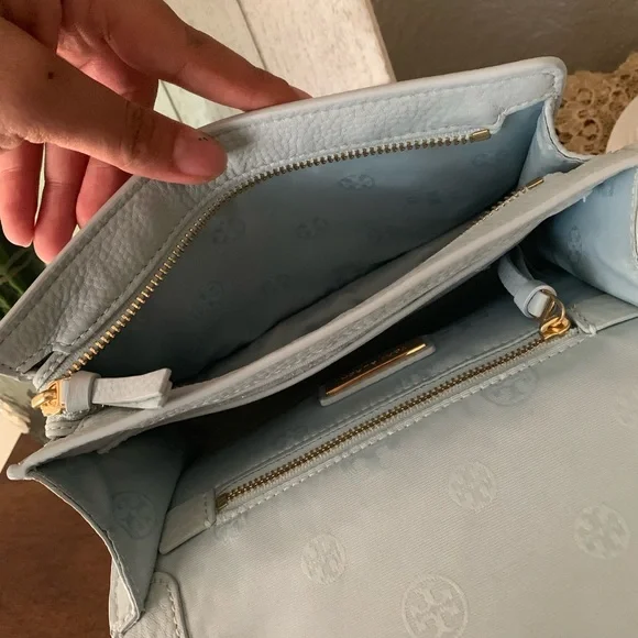 Beautiful Tory Burch Chain Crossbody 🦋